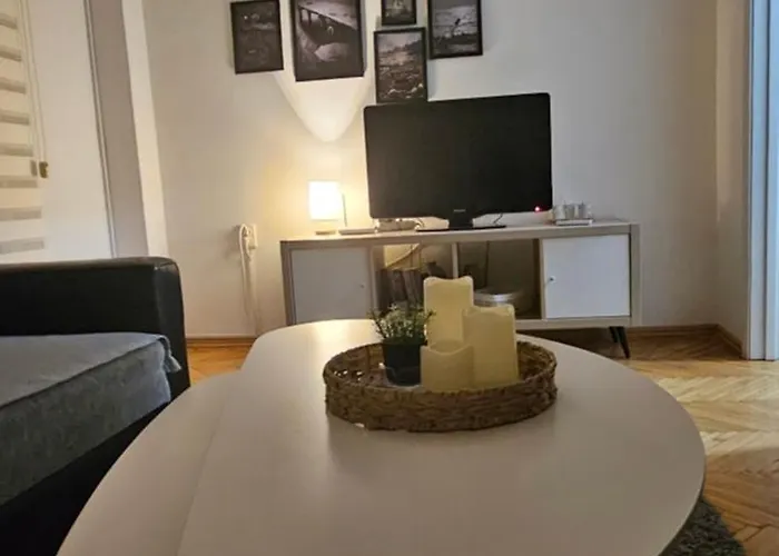 Aurelia Apartment