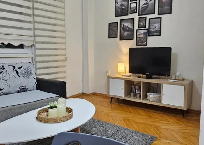 Aurelia Apartment